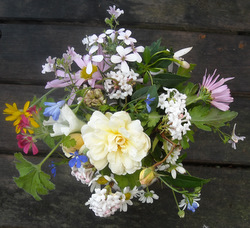 Photo: Posy of flowers