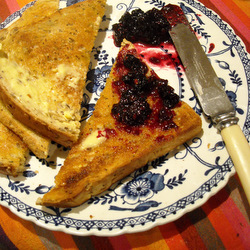 Photo: Toast and blueberry and blackberry jam