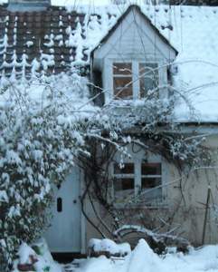 The cottage in the snow